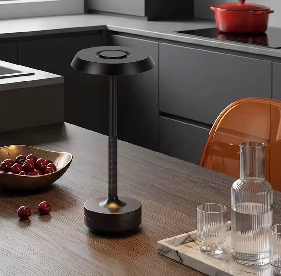 Luxuriöse LED Tischlampe mit Akku