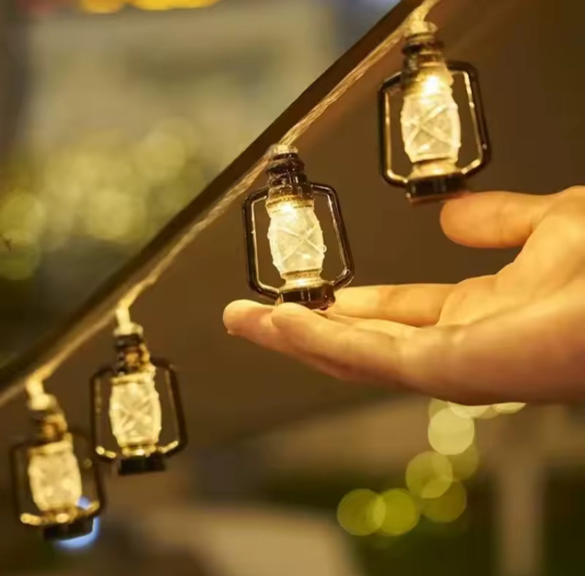 Solar Lichterkette mit Retro-Laternen |  LED Petroleumlampen-Optik, IP65 | Kabellos für Garten, Balkon, Pergola & Camping