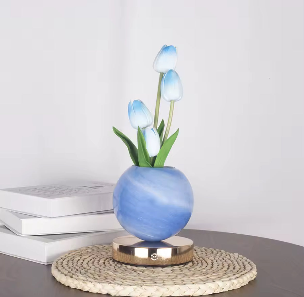 LED Tulpen-Strauss Tischlampe | Kabelloses Blumenlicht mit Touch-Dimmer, 3 Lichtfarben & USB-Akku | Deko & Nachtlicht für Nachttisch, Schreibtisch & Fensterbank