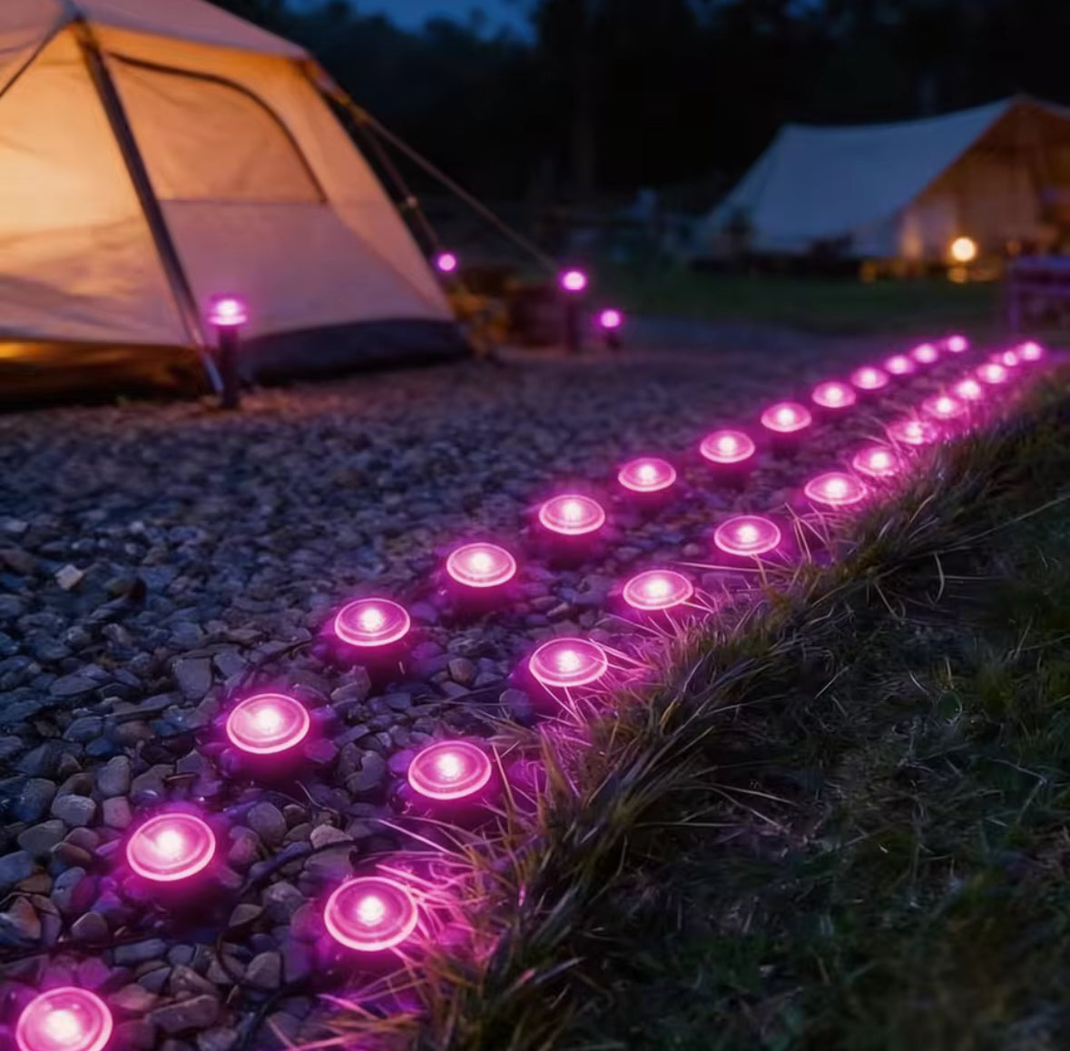 Solar Wegleuchten-Set am Band | 10–40 Steckleuchten an einem Solarpanel, 6 Farben, 8 Modi | Lichtlinie für Gartenweg, Beet, Zaun & Einfahrt