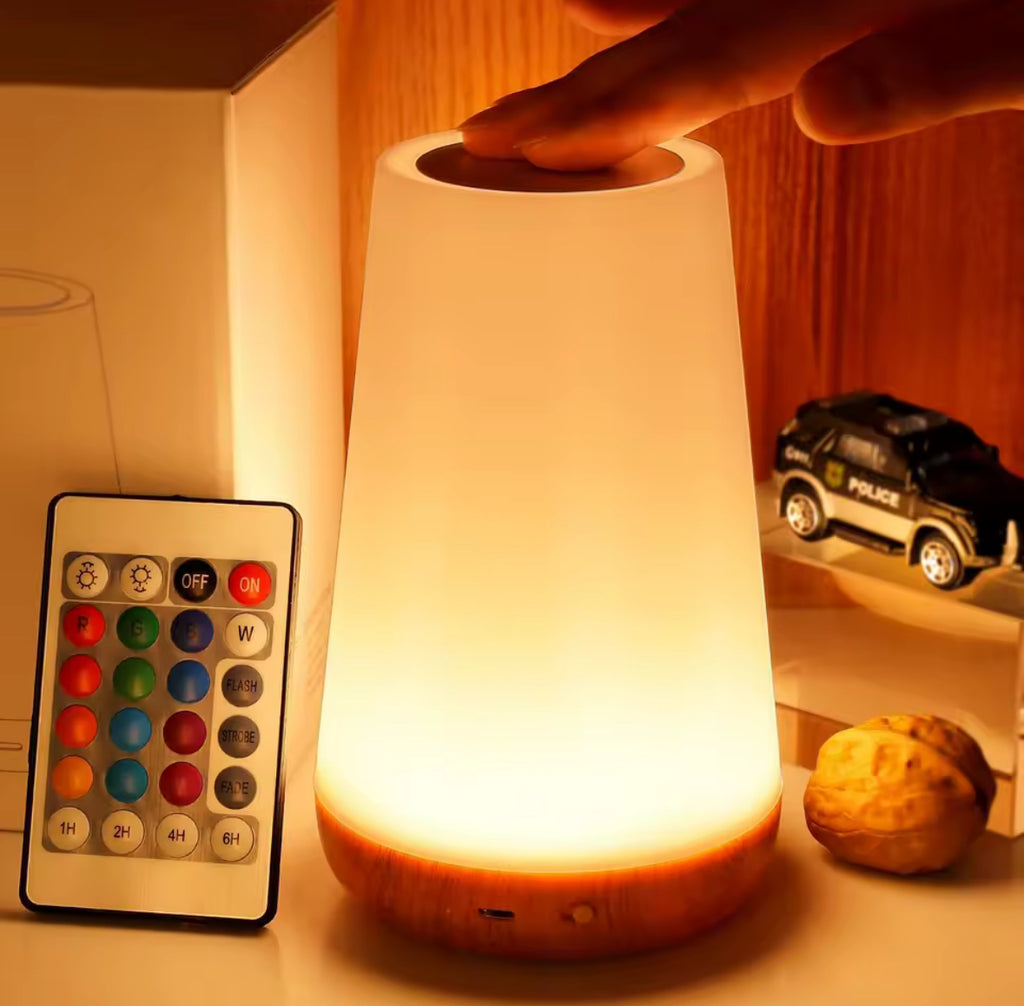 Mehrfarbiges LED Licht mit Fernbedienung & Sleep-Timer | 13 Farben, 5 Stufen dimmbar, Touch, USB-Akku | Einschlaflicht für Kinderzimmer, Nachttisch & Regal