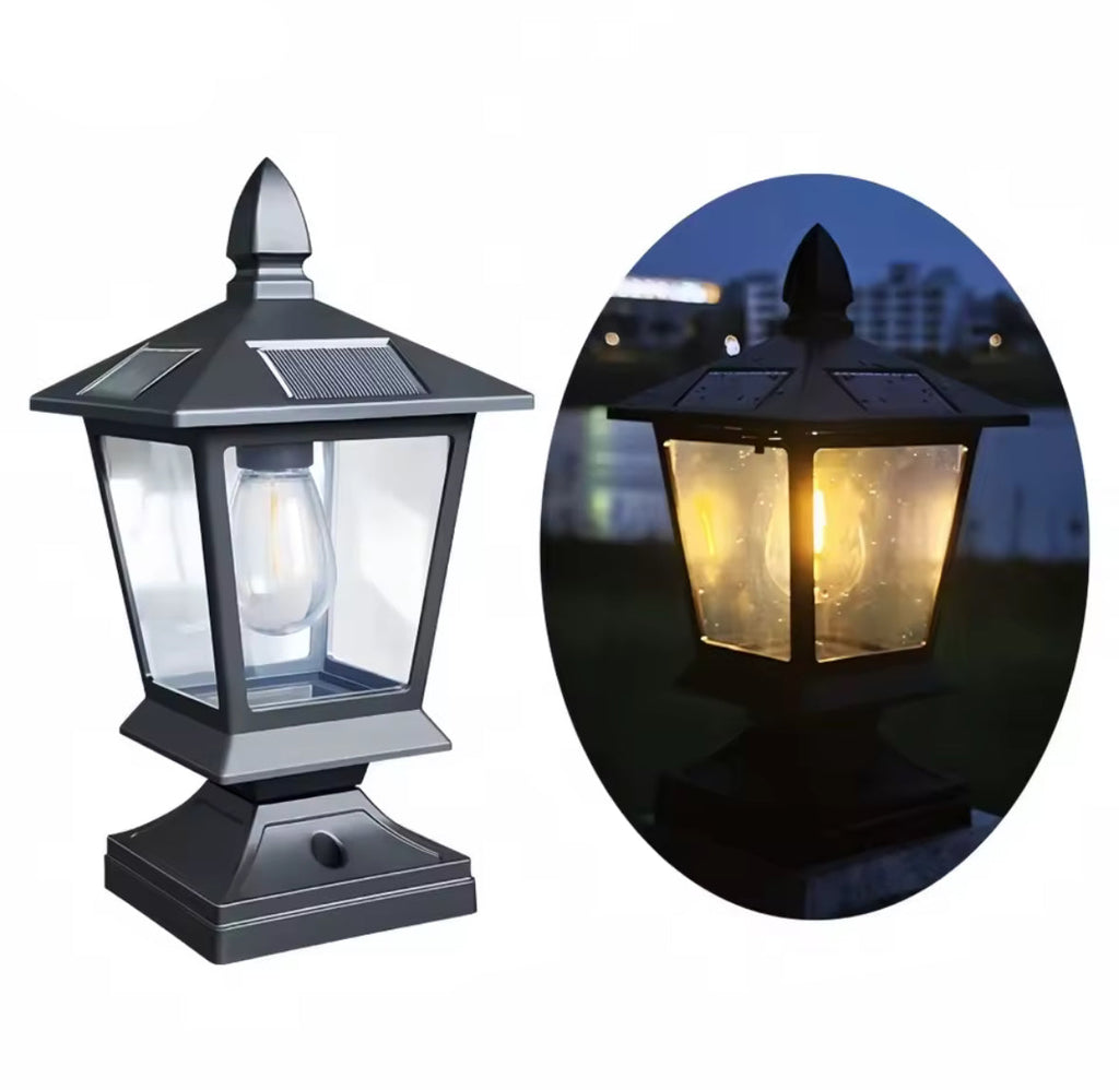 Elegante Solar Pfostenlaterne im Landhausstil | Vintage-Glühbirne, warmweiss, 4 Solarpanels, IP65 | Laternenlicht für Mauerpfeiler, Torsäule & Zaunpfosten