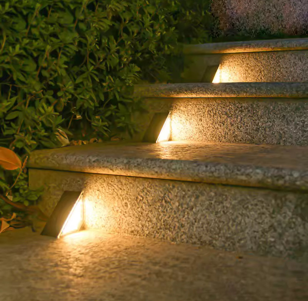Solar Stufenlicht mit 24 LEDs |  bis 10 h Leuchtdauer, IP65, kleben oder schrauben | Treppenbeleuchtung für Gartentreppe, Veranda & Gehweg