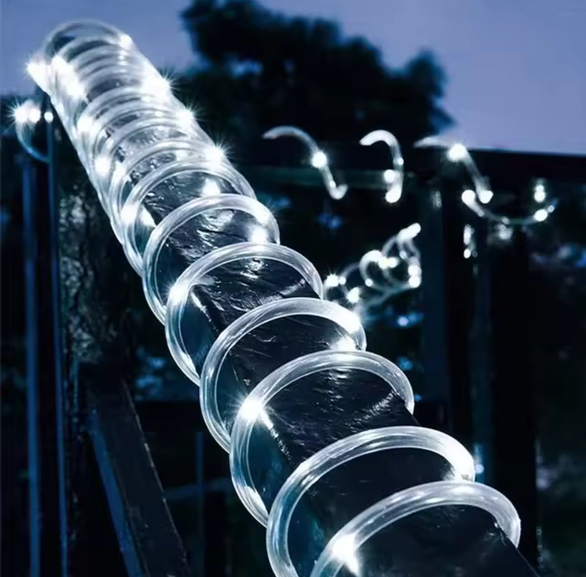 Solar Lichtschlauch mit bis zu 300 LEDs | 7 bis 32 m, 5 Lichtfarben, Dauerlicht & Blinkmodus, wetterfest | Gartenbeleuchtung für Zaun, Geländer, Pergola & Weihnachten