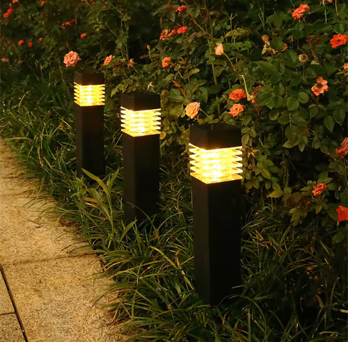 Solar Wegpoller mit Lamellenkopf | Blendfreies Licht, warmweiss oder kaltweiss, 6–12 h Leuchtdauer, IP65 | Moderne Solar-Wegbeleuchtung für Gartenweg, Rasenkante & Einfahrt